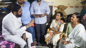 Ladki Bahin scheme starts costing the treasury, Maharashtra's fiscal deficit crosses Rs 2 lakh crore खजाने पर भारी पड़ने लगी लाडकी बहिन योजना, महाराष्ट्र का फिस्कल डेफिसिट 2 लाख करोड़ के पार