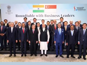 PM Modi invited Singapore's business leaders to invest in aviation, energy sector, said- the whole sky is open PM मोदी ने सिंगापुर के कारोबारी दिग्गजों को विमानन, ऊर्जा क्षेत्र में निवेश का न्योता दिया, कहा- पूरा आसमान ही खुला है