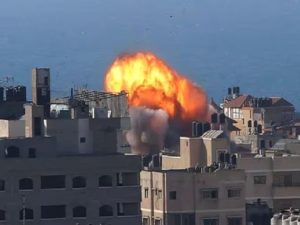 Israel conducts heavy shelling in central Syria, four killed इजरायल ने मध्य सीरिया में भीषण गोलाबारी की, चार की मौत