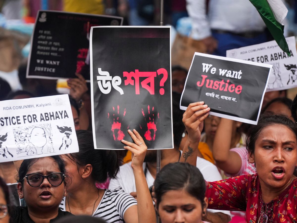 Kolkata Doctor Case: Doctors put conditions for talks, government refused Kolkata Doctor Case: वार्ता के लिए डॉक्टरों ने रखी शर्तें, सरकार ने किया इनकार