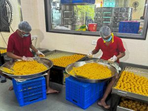After the Tirupati Laddu controversy, now there is an uproar over the Prasad of Siddhivinayak Temple, the Trust gave a statement after the video went viral तिरुपति लड्डू विवाद के बाद अब सिद्धिविनायक मंदिर के प्रसाद को लेकर बवाल, वीडियो वायरल होने के बाद ट्रस्ट ने दिया बयान