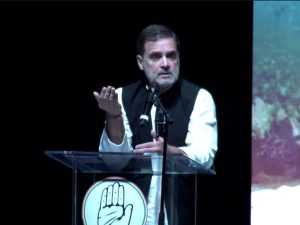 Rahul Gandhi attacks RSS, BJP hits back, says 'black spot' for democracy राहुल गांधी का RSS पर वार, भाजपा ने किया पलटवार, कहा- लोकतंत्र के लिए ‘काला धब्बा’