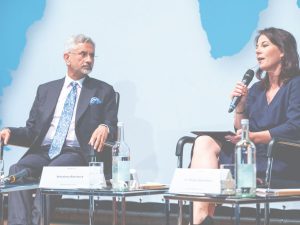 The doors of trade with China are not closed: Jaishankar चीन के साथ कारोबार के दरवाजे बंद नहीं : जयशंकर