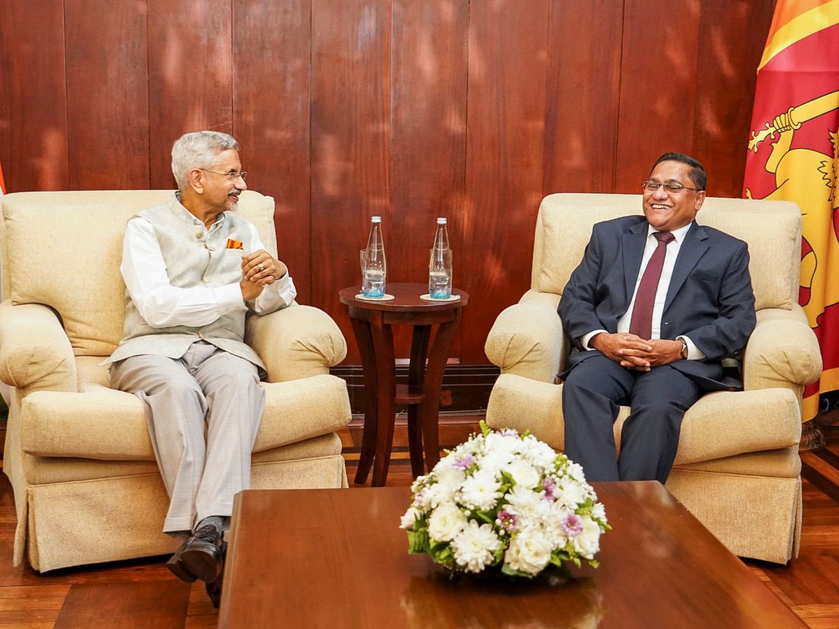 oreign Minister S. Jaishankar met the President of Sri Lanka, assured cooperation in overcoming the economic crisis विदेश मंत्री एस. जयशंकर ने श्रीलंका के राष्ट्रपति से की मुलाकात, आर्थिक संकट से उबरने में सहयोग का दिया आश्वासन