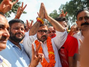 Jammu and Kashmir Assembly Election Results: Seven independent candidates won in J&K, gave tough challenge to BJP-Congress जम्मू-कश्मीर विधानसभा चुनाव परिणाम: J&K में सात निर्दलीय उम्मीदवार जीते, भाजपा-कांग्रेस को दी कड़ी चुनौती