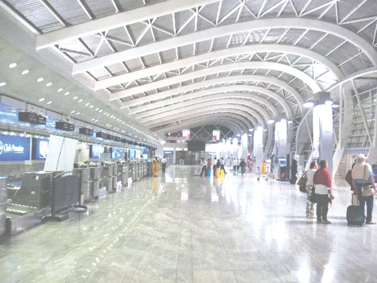 Kumbharwada of Dharavi illuminated with lamps of development, also booming in the global market विकास के दीयों से रोशन धारावी का कुंभारवाडा, वैश्विक बाजार में भी धूम