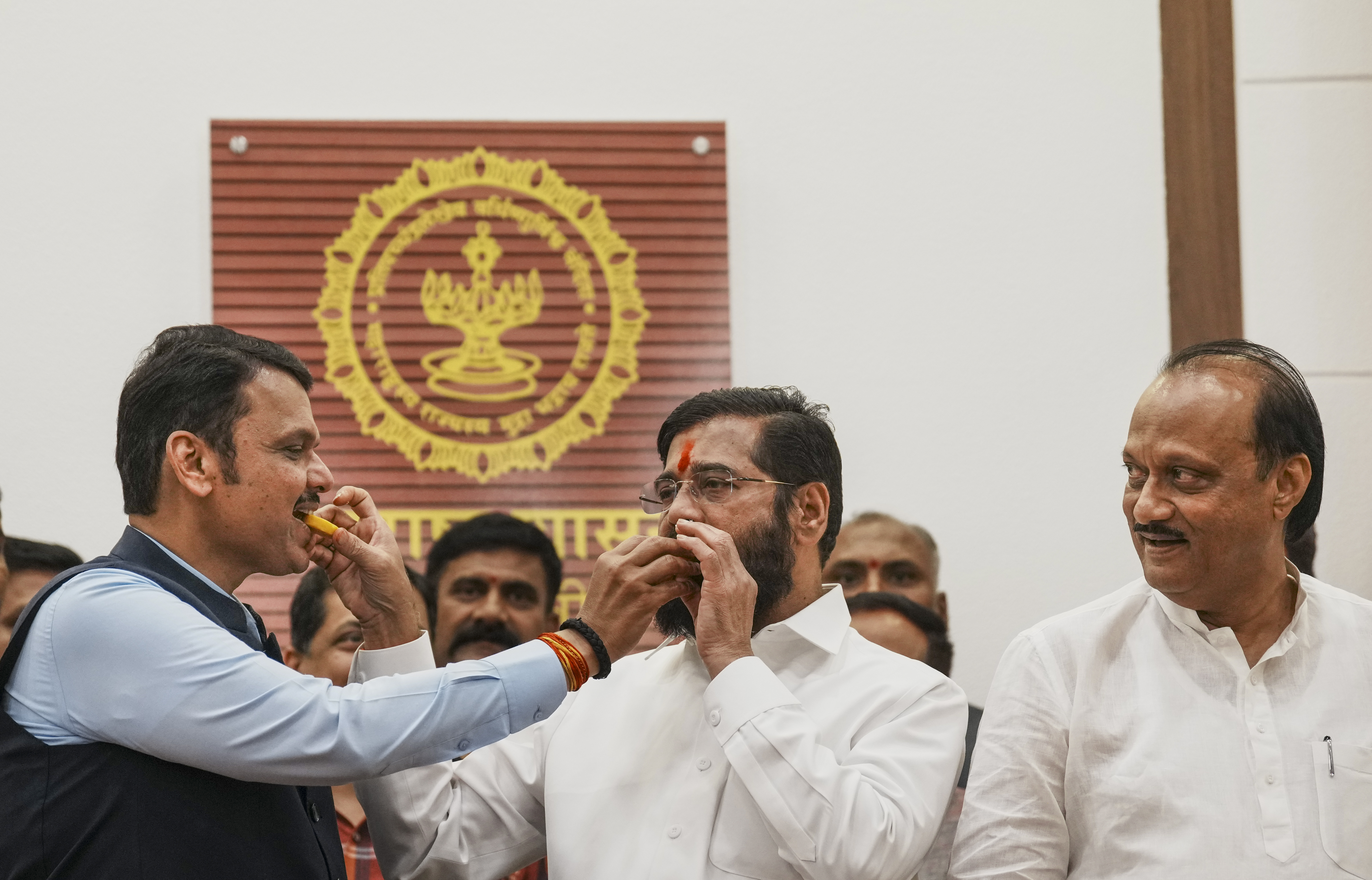 Maha polls: Mahayuti leads