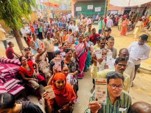 Around 58.22 percent voting till 5 pm in Maharashtra Assembly elections महाराष्ट्र विधानसभा चुनाव में शाम 5 बजे तक करीब 58.22 प्रतिशत मतदान