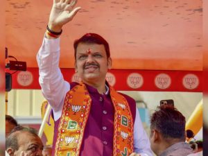 Departments and offices allotted to ministers of Fadnavis government, CM took charge of Home and Ajit Pawar took charge of Finance department फडणवीस सरकार के मंत्रियों को विभाग और कार्यालय आवंटित, CM ने गृह तो अजित पवार ने संभाला वित्त विभाग