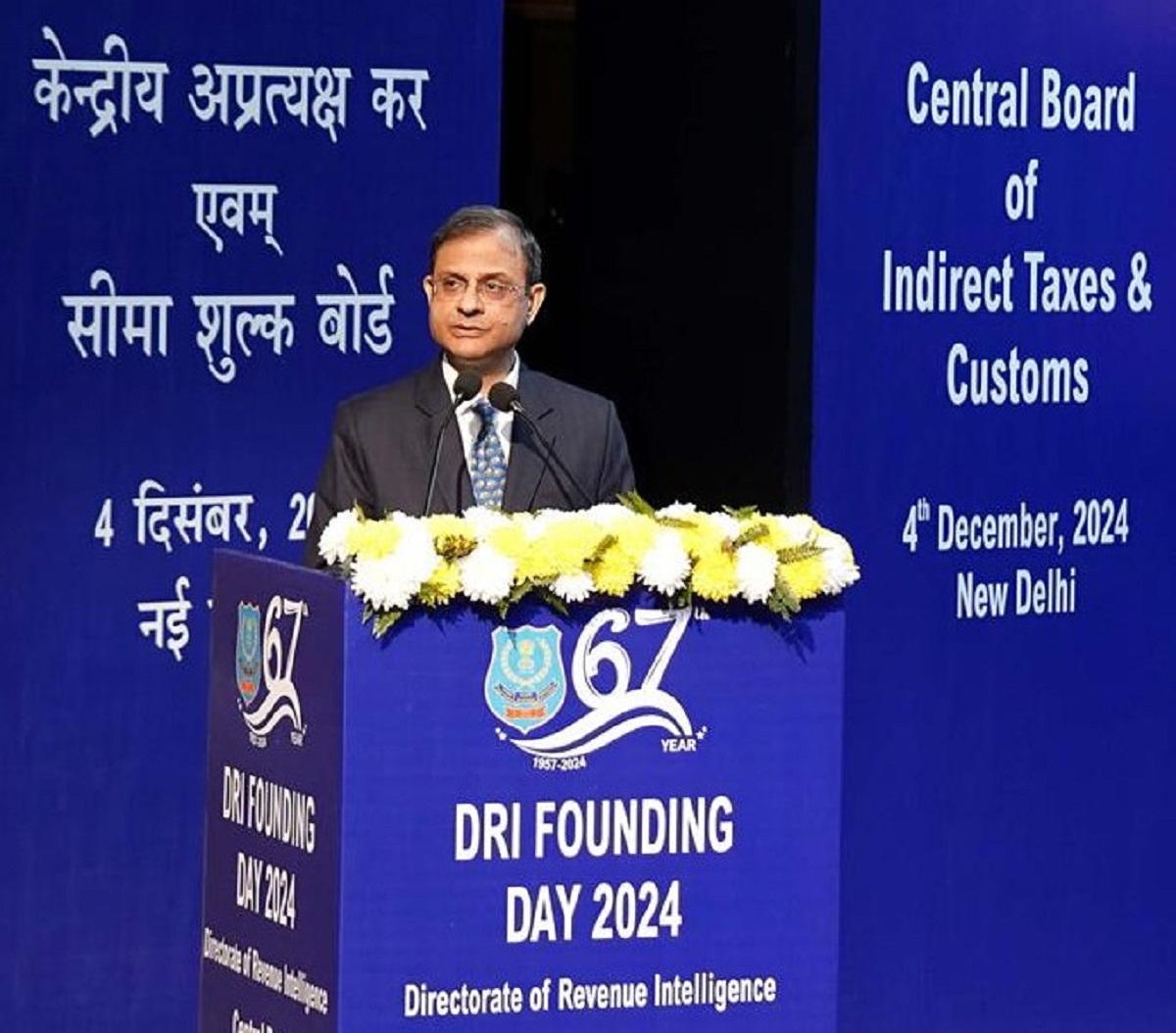 Revenue Secretary's strange advice? Action against 'big businessmen' committing commercial fraud, think before issuing notice राजस्व सचिव की अटपटी सलाह? वाणिज्यिक धोखाधड़ी करनेवाले 'बड़े व्यापारियों' के खिलाफ कार्रवाई, नोटिस जारी करने से पहले सोचें