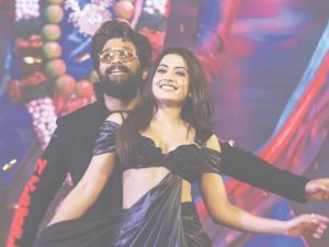 Pushpa 2 roared, box office buzzed, queues formed in theaters पुष्पा 2 ने भरी हुंकार, गूंज उठा बॉक्स ऑफिस लगीं थियेटरों में कतार