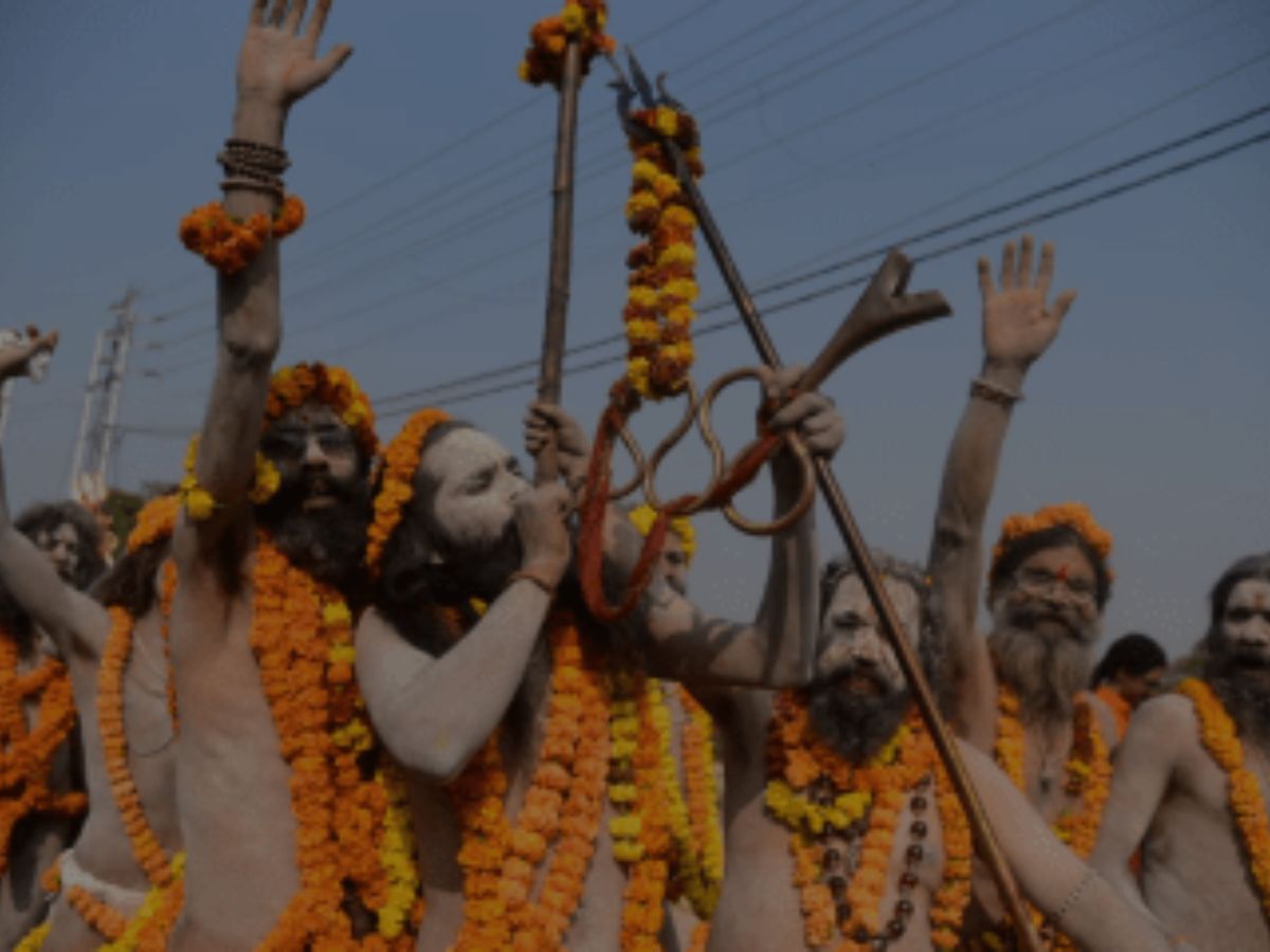 More than 5000 Naga Sanyasis to be added in Akhadas this Mahakumbh. Process begins प्रयागराज महाकुंभ में 5,000 से अधिक नागा सन्यासियों की नई फौज अखाड़ों में शामिल होगी, परंपरा का हुआ भव्य शुआरंभ