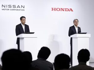 Speculation of Honda-Nissan merger intensifies, Toyota will face tough competition! Foxconn eyes Nissan Honda-Nissan के मर्जर की अटकलें तेज, Toyota को मिलेगी कड़ी टक्कर ! Foxconn की नजर निसान पर