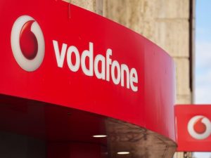 Vodafone completely exits Indus Towers, plans to repay outstanding loan of Rs 890 crore Indus Towers से पूरी तरह बाहर हुई Vodafone, 890 करोड़ रुपये का बकाया उधार चुकाने की योजना