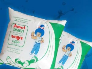 Amul reduced milk prices across the country, check new rates; Will other companies also cut prices? Amul ने देशभर में घटाए दूध के दाम, चेक करें नए रेट्स; क्या अन्य कंपनियां भी करेंगी कीमतों में कटौती?