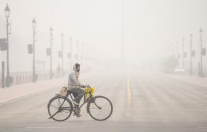 Weather: Fog in Delhi