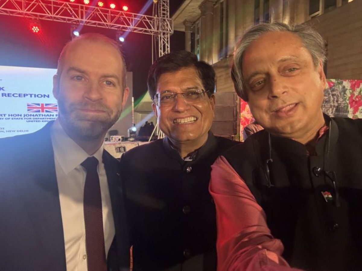 Shahi Tharoor selfie with Piyush Goel & UK Business - Trade minister Jonathan Reynolds