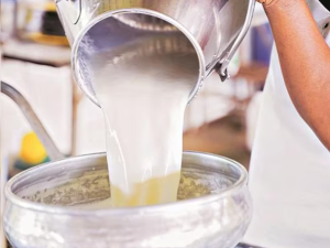 Agreement signed between Sanchi and NDDB; HM Amit Shah attends event