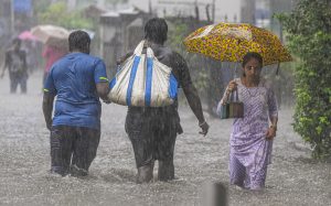 Weather: Rain in Mumbai