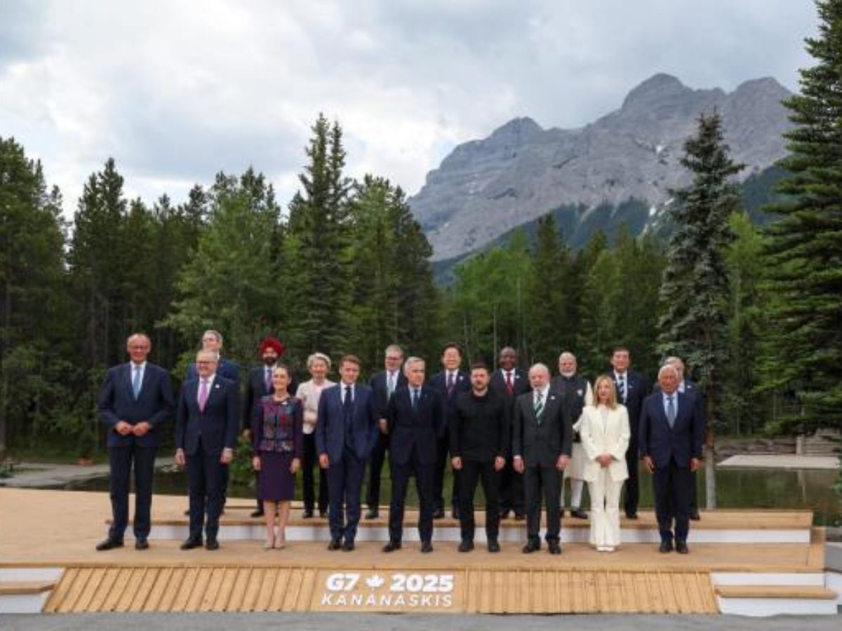 G7 Canada Group photo