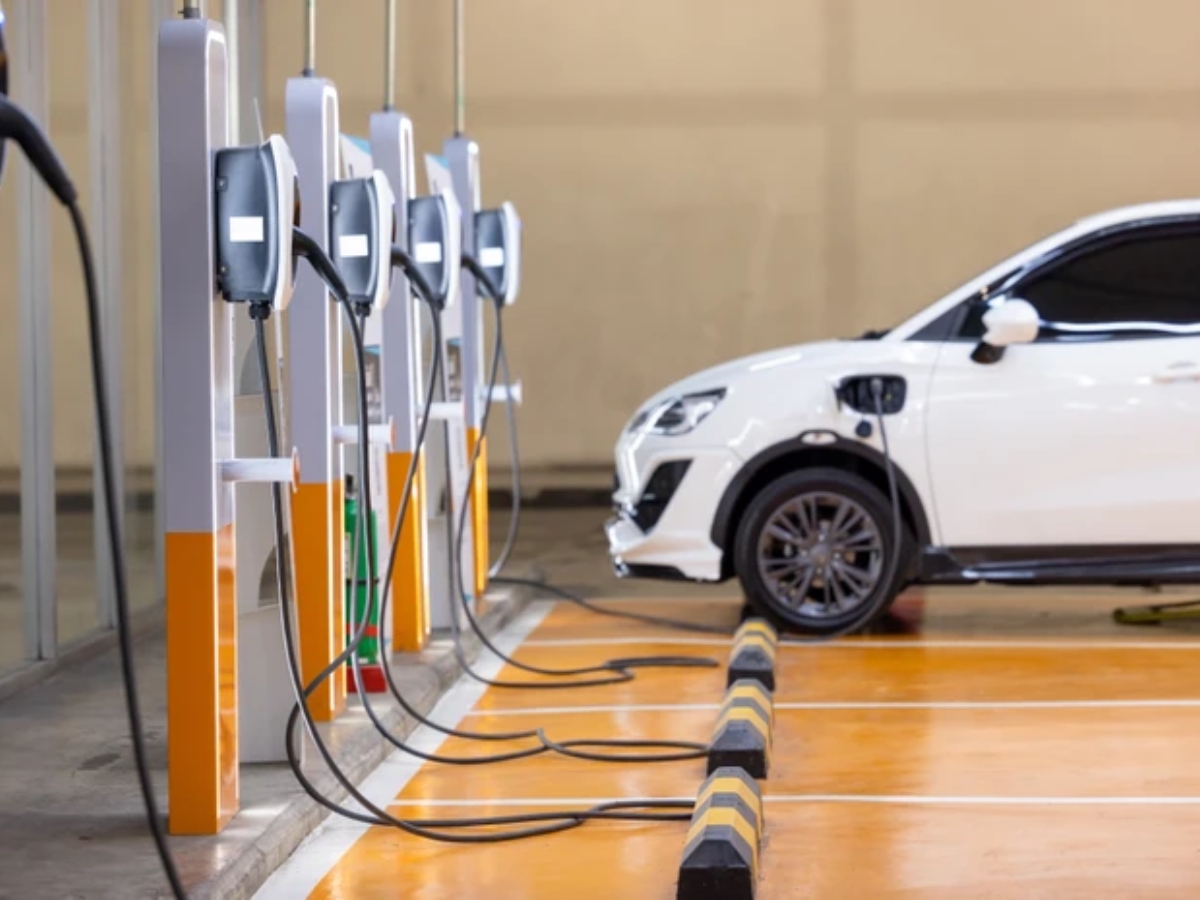 Electric Vehicle (EV)
