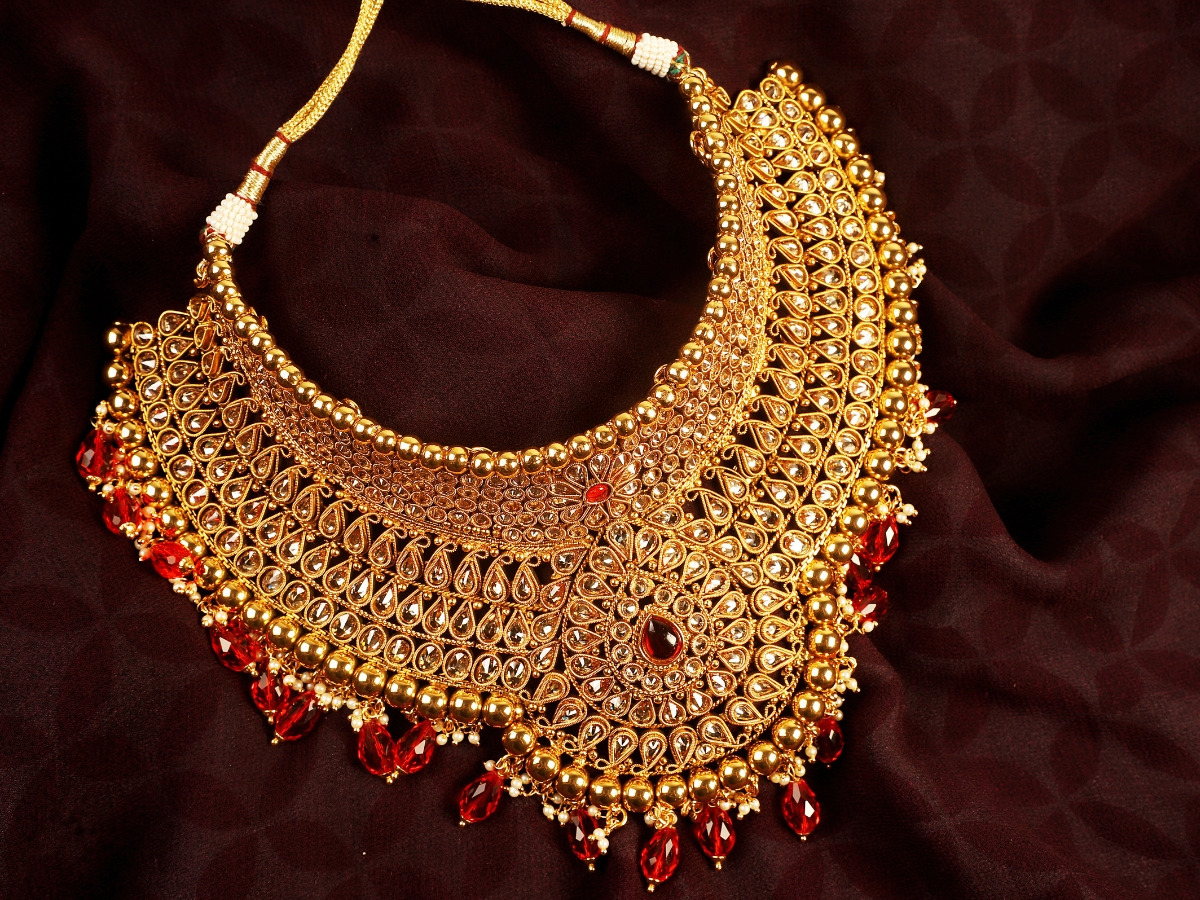 Jewellery stocks, Gold stocks to buy