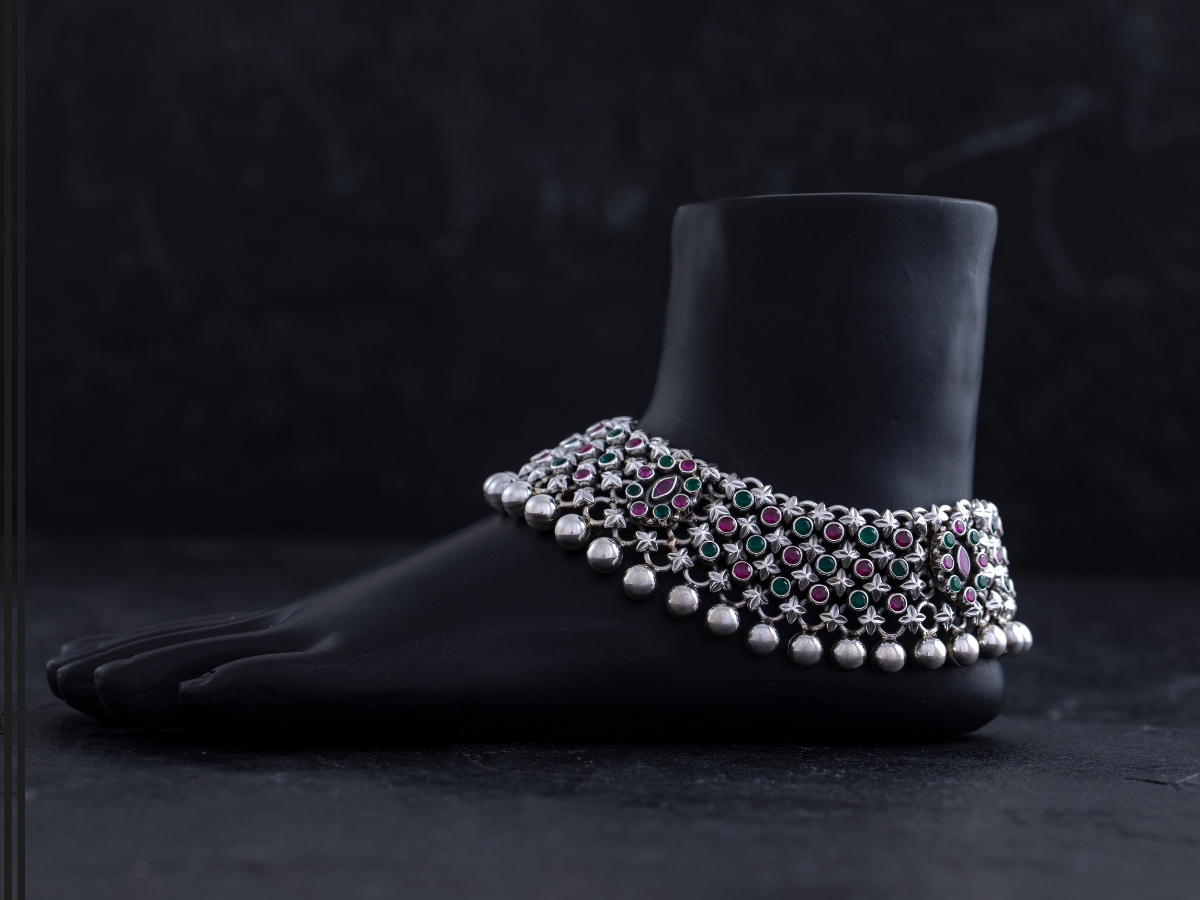 Elegant Silver Chain Payal