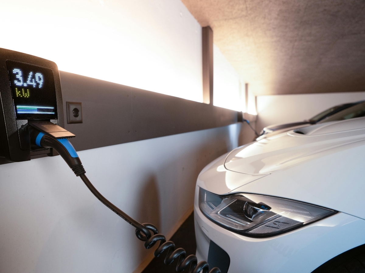Electric vehicle (EV)